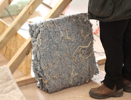 Model of a roof and natural insulation