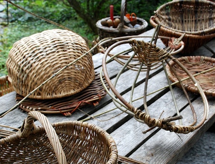 Fully and partially made willow baskets