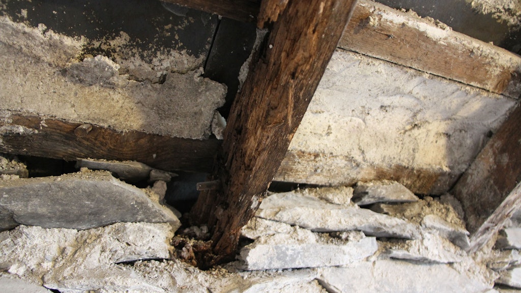 rotted roof joist