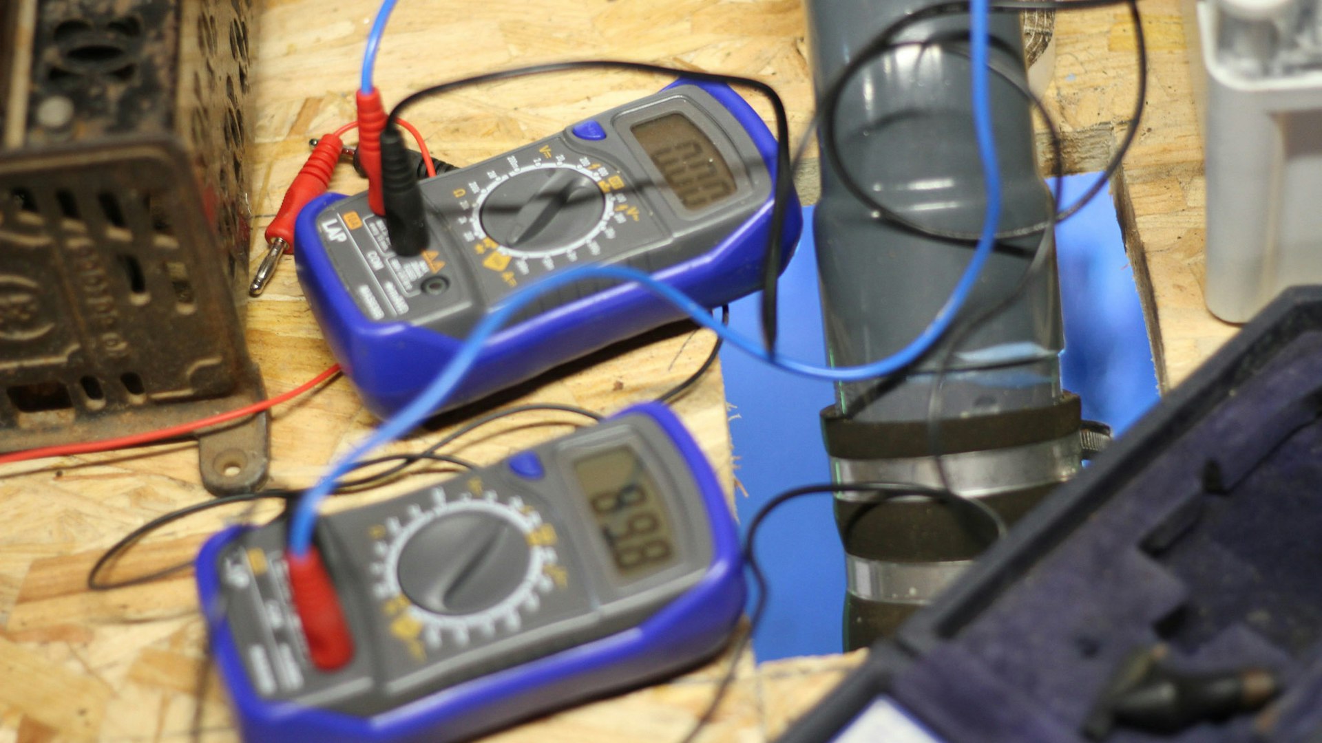 Multimeters reading current and voltage